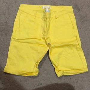 Short yellow pants
